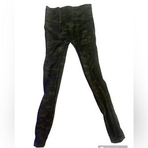 Spanx Camo Every Wear Leggings